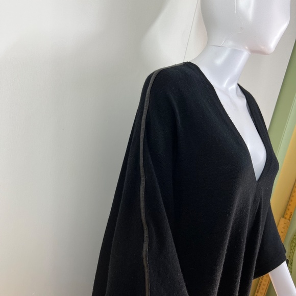 VINCE Pancho cape sweater deep V neck black cashmere leather accent M/L - Picture 11 of 16